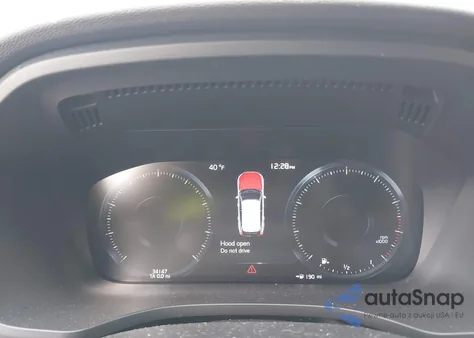 2021 Volvo Xc60 T5 Momentum z USA, uszkodzony, nr VIN YV4102RK4M1681734